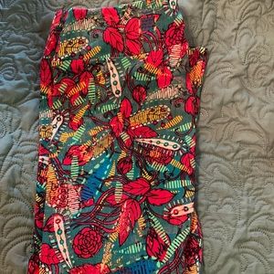 LuLaRoe TC. Like new. Green/red/yellow